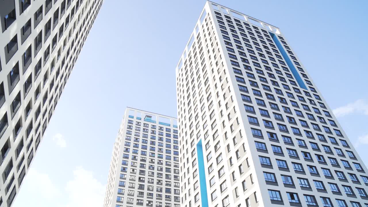 edificios de apartamentos modernos