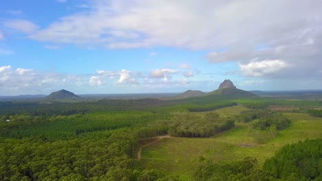 Vista-Aérea-En-Rápido-Movimiento-De-La-Selva-Tropical-Durante-El-Día-En-Australia