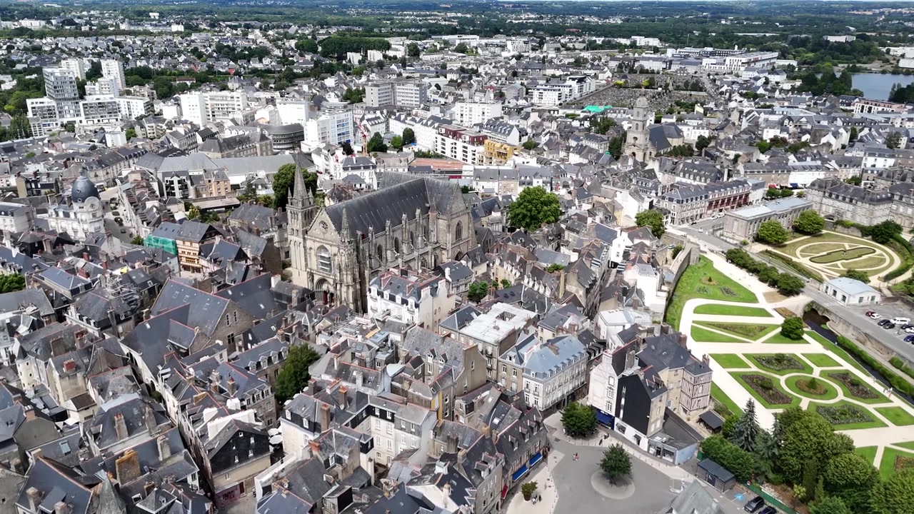 Cattedrale di Vannes Bretagna Francia vista aerea con drone