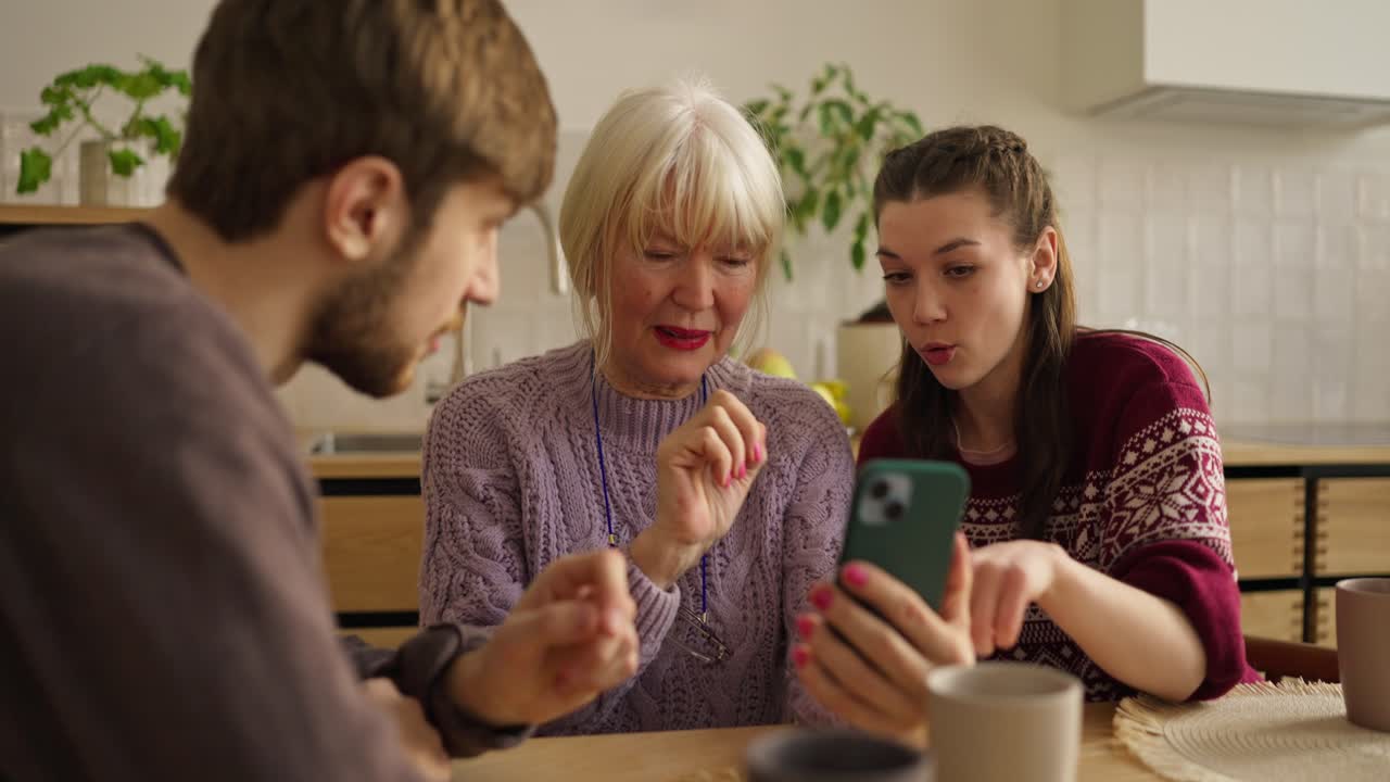 Family Sharing a Smartphone