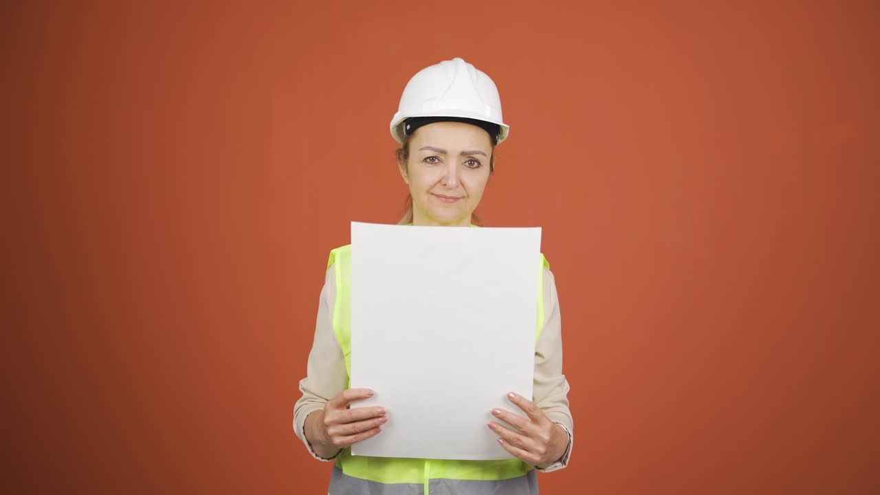 ingeniero que trabaja en el proyecto.