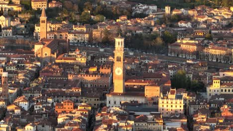 Luftaufnahme-Des-Glockenturms-Von-Verona---Lamberti-Und-S