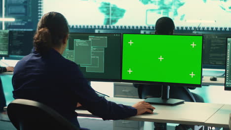 Hackers-Gubernamentales-Que-Utilizan-Pantalla-Verde-Para-Realizar-Seguridad-Cibernética.