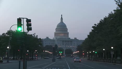 a slow zoom into the capitol building in washington dc