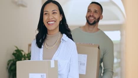 movimiento, cajas y pareja con paquete