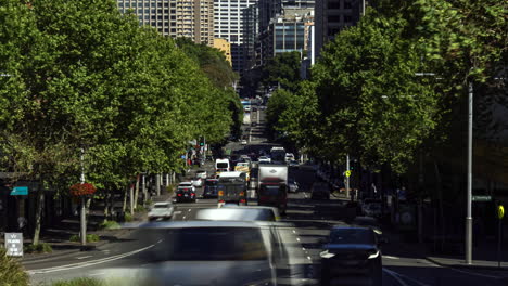 Sydney,-Australia,-Lapso-De-Tiempo-De-Tráfico-En-William-Street,-Kings-Cross