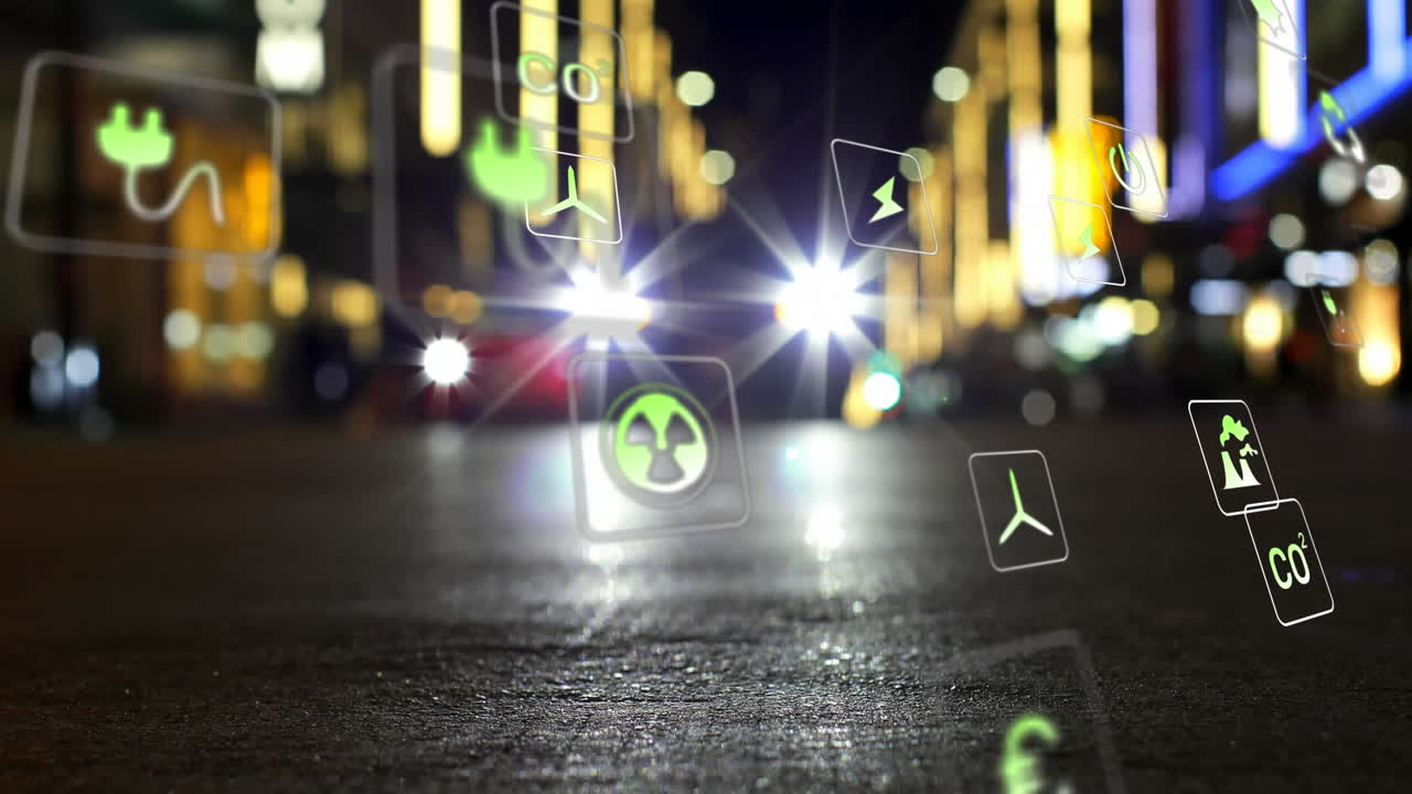 animación de múltiples iconos sobre vista de ángulo bajo de vehículos que se mueven en la calle en la ciudad