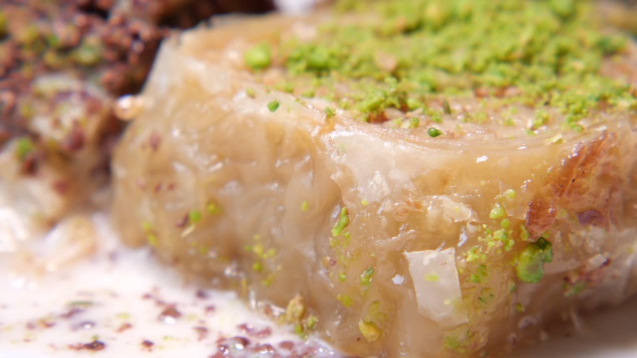 primer plano de un pedazo de baklava