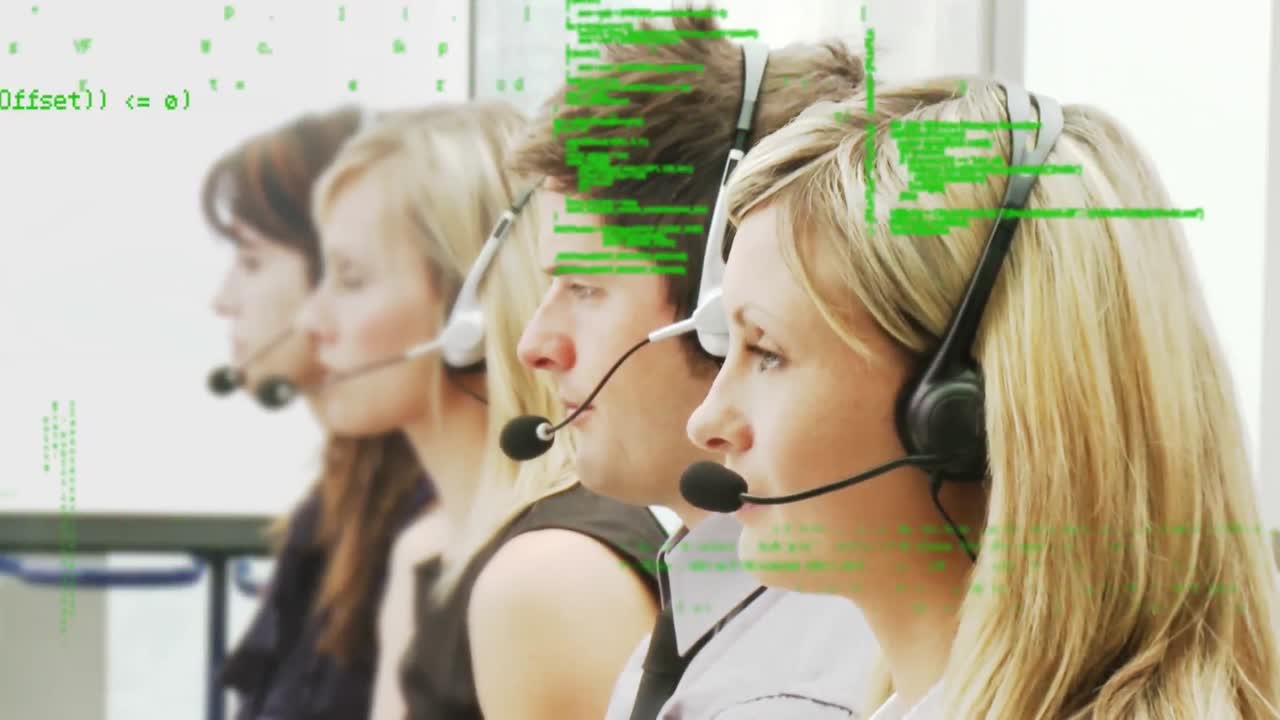 휴대폰 헤드 ⁇ 을 착용한 사람들 위에서 금융 데이터 처리의 애니메이션