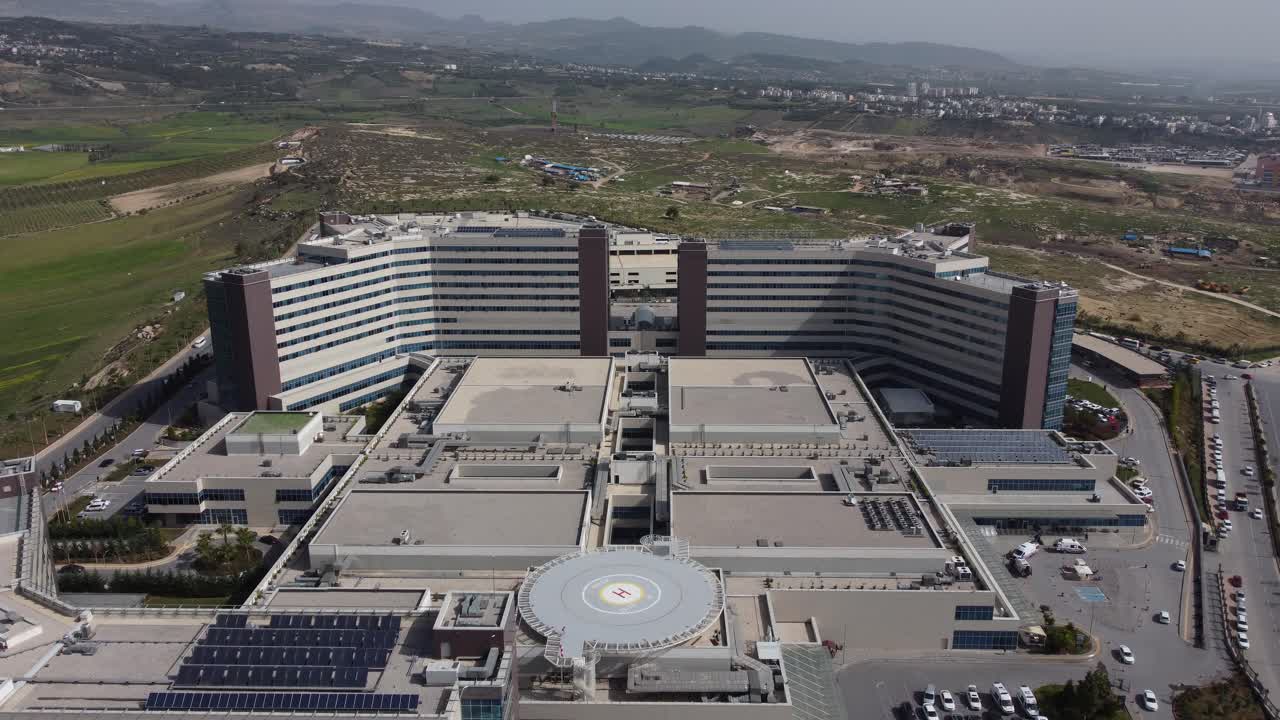 병원 위 에 있는 공중 드론 헬리패드