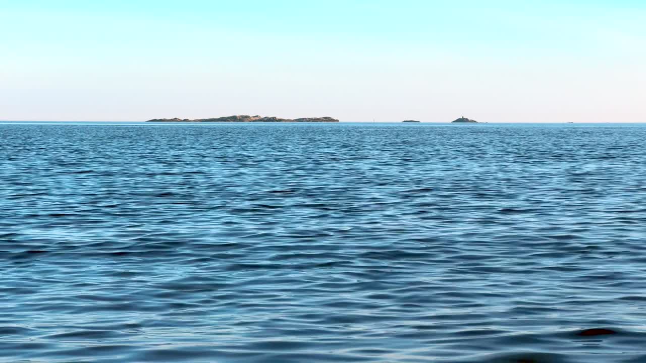 노르웨이 남쪽 해안의 평화로운 장면과 4k 루프 비디오