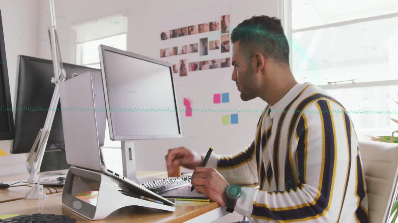 animación del procesamiento de datos sobre el empresario caucásico en la oficina