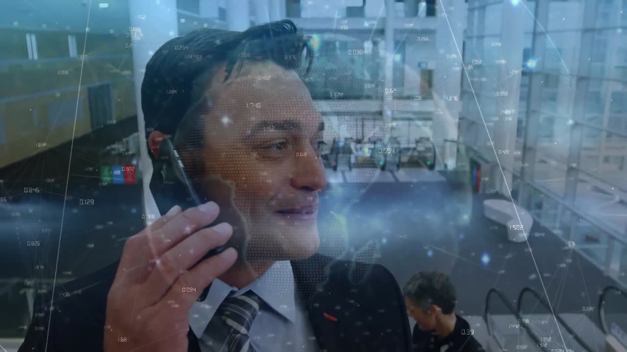 스마트폰으로 이야기하는 혼합 인종 사업가에 대한 전 세계와 연결 네트워크의 애니메이션