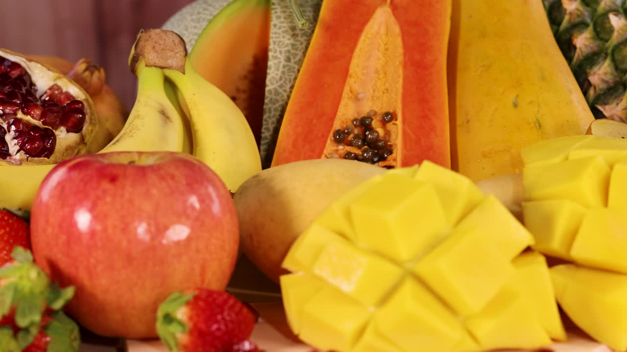 una vibrante variedad de frutas frescas