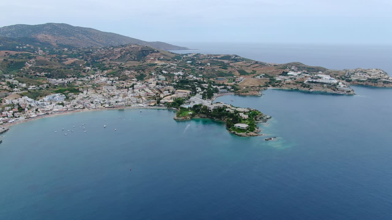 popular destino de playa mediterránea en la isla de creta, grecia