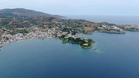 popular destino de playa mediterránea en la isla de creta, grecia