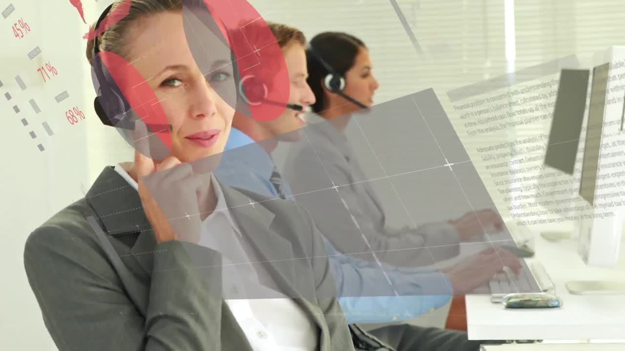 animación de estadísticas y procesamiento de datos sobre personas de negocios que usan auriculares telefónicos