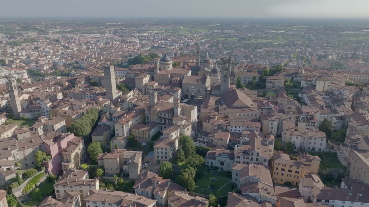 bergamo alta centro medieval de la ciudad vieja órbita aérea