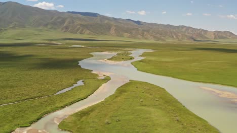 bayinbuluke grassland landscape.