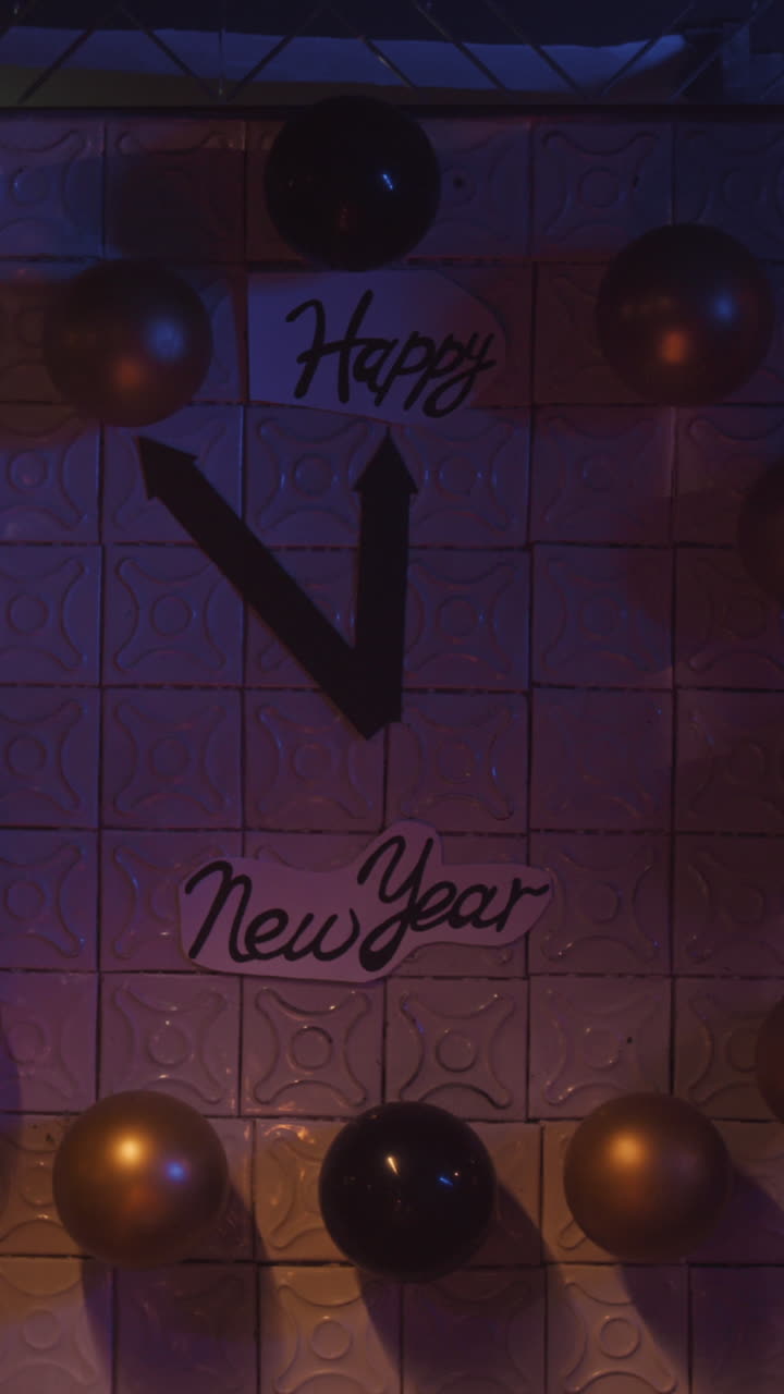 New Year's Eve clock decoration