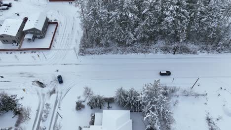 Coches-Conduciendo-En-La-Nieve-Con-Tracción-En-Las-Cuatro-Ruedas