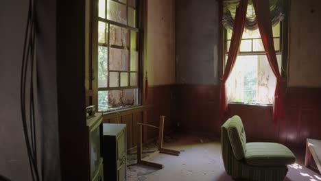 Reveal-of-Retro-Style-Room-in-Abandoned-Mansion-in-Japanese-Countryside