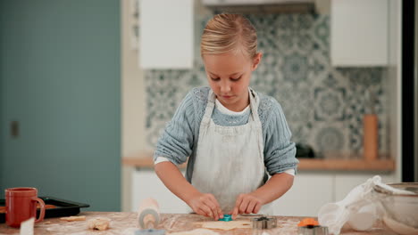 Independencia,-Aprendizaje-O-Niña-Horneando-En-La-Cocina.