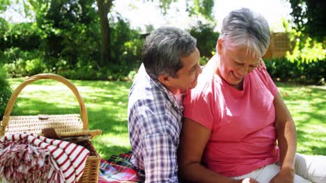 Senior-couple-using-laptop