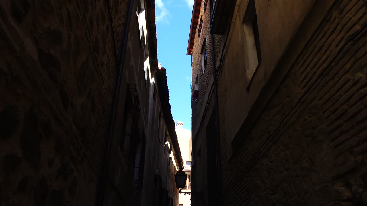 Strade di Toledo, Spagna. Riprese in movimento