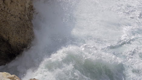 Fels--Und-Meeresnaturszene-Von-Rosch-Hanikra