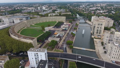 Antigone-Viertel-Von-Montpellier-Luftdrohnenansicht-Fluss-Le-Lez.-Bewölkter-Tag