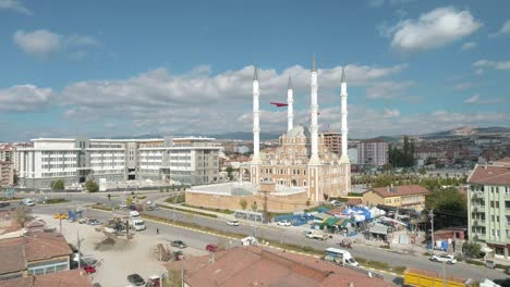 vista aérea de la mezquita de aksemseddin en corum. imágenes en 4k en turquía