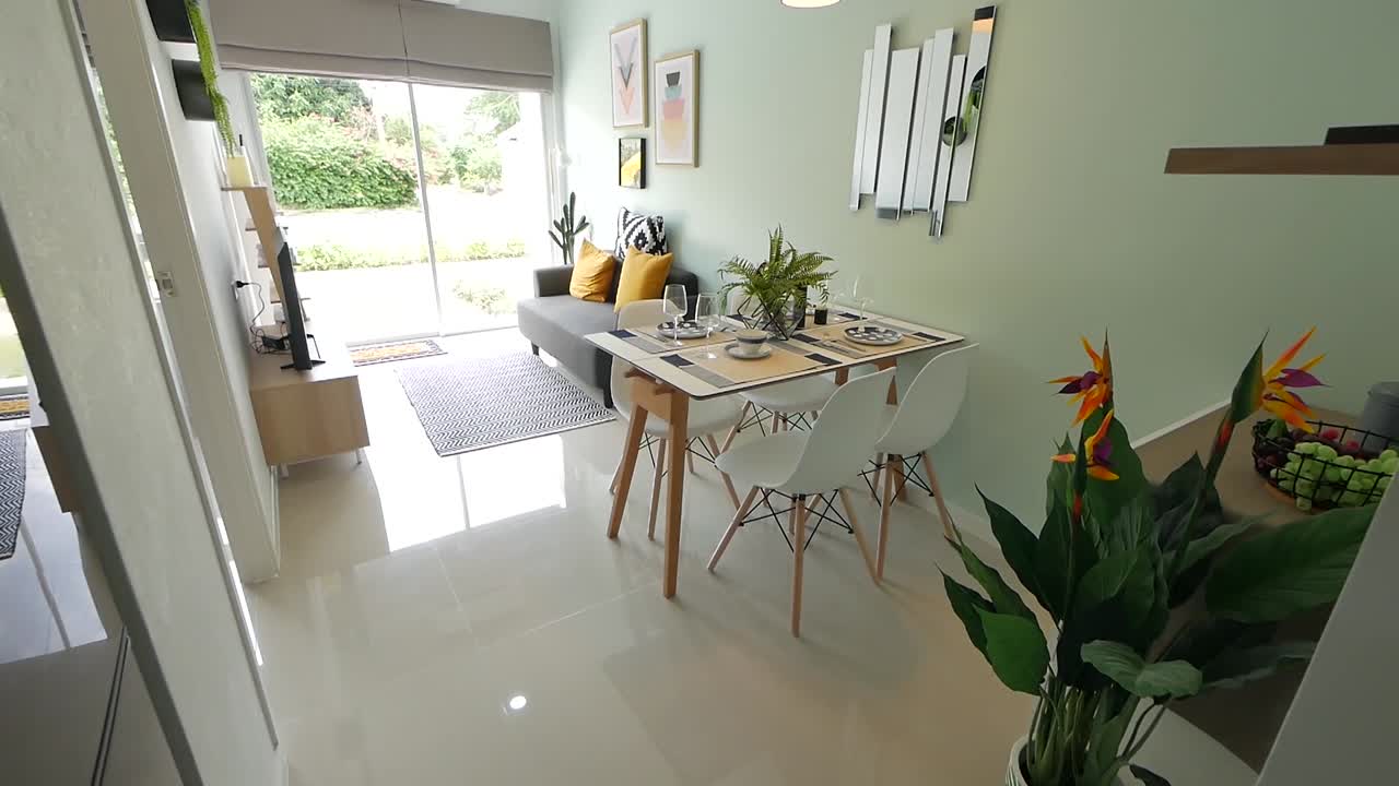 decoración colorida de la casa: recorrido por la sala de estar y el comedor