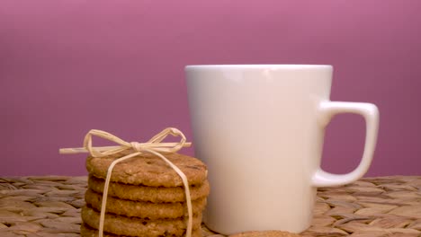 deliciosos pasteles de avena en la mesa