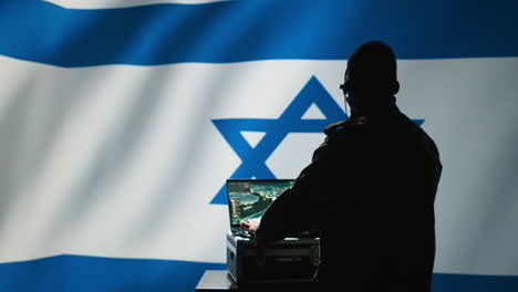 Despachador-Militar-Israelí-Que-Trabaja-Para-El-Mossad-Gestionando-Redes-De-Radiodifusión.