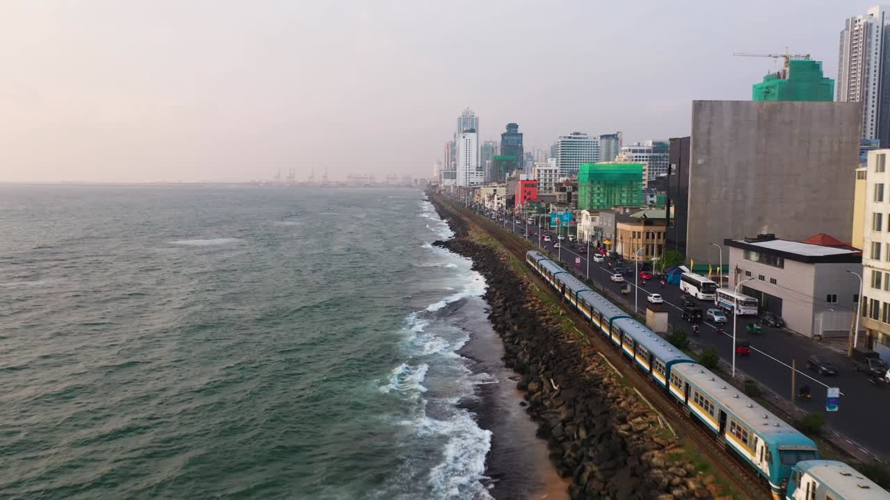 Ferrovia a Colombo, Sri Lanka.