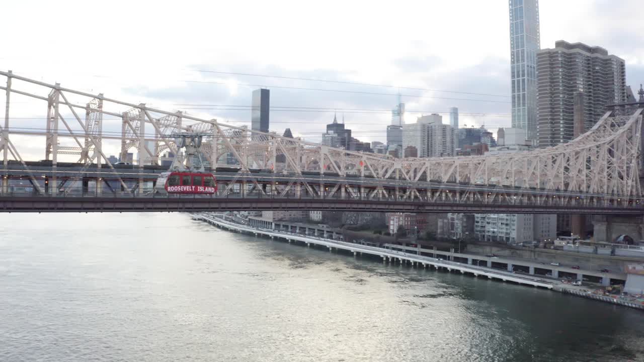 곤돌라 루스벨트 섬의 영화적 4k 항공 촬영