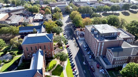 campus aéreo sobre la universidad de alabama en tuscaloosa, alabama