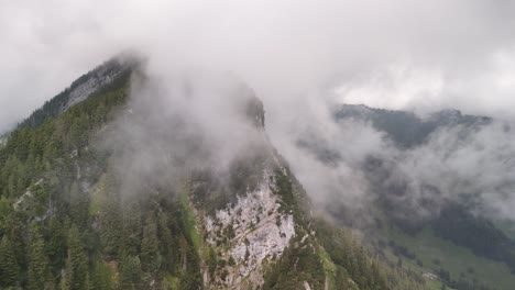 pico de la montaña fridlispitz alpes suizas región de glarus naturaleza, suiza