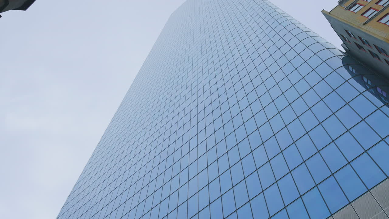 현대적 인 초고층 건물 외관