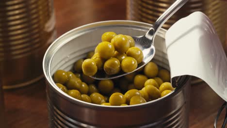 opening a can of peas