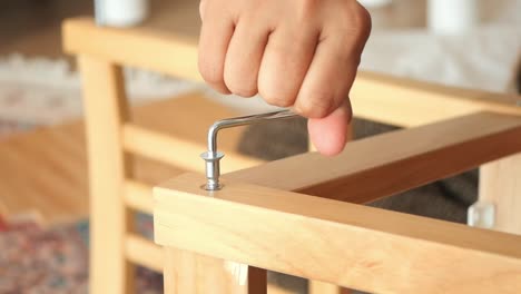 ensamblaje de muebles de madera