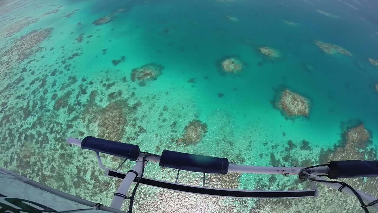 la gran barrera de arrecifes de australia vista desde un helicóptero