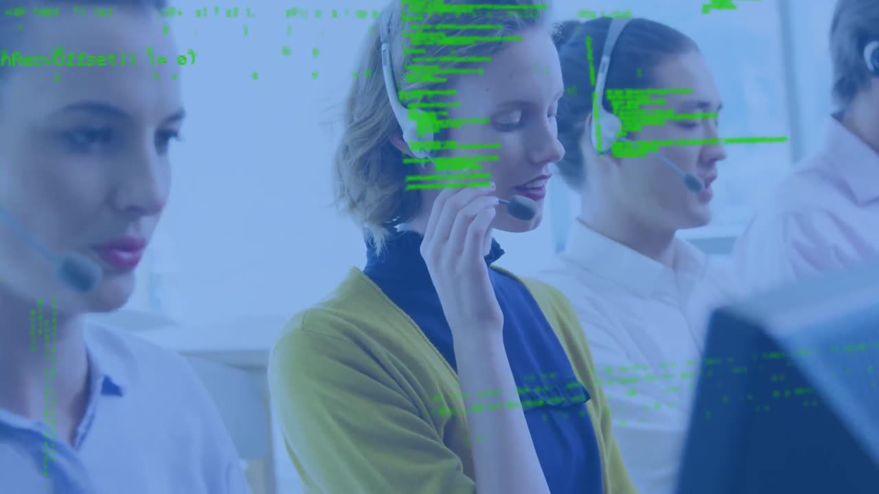 animación del procesamiento de datos sobre diversas personas de negocios que usan auriculares telefónicos