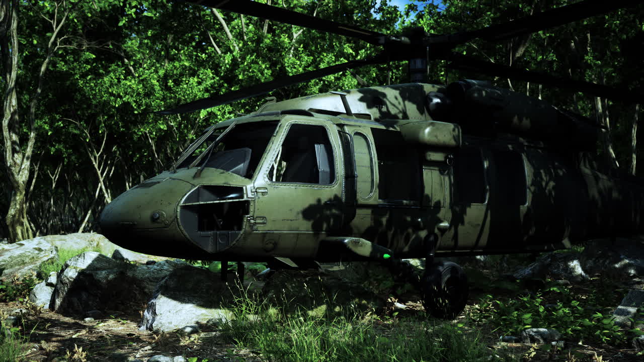 helicóptero militar en la selva profunda