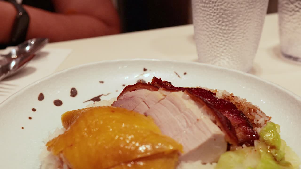 구운 고기 와  의 접시