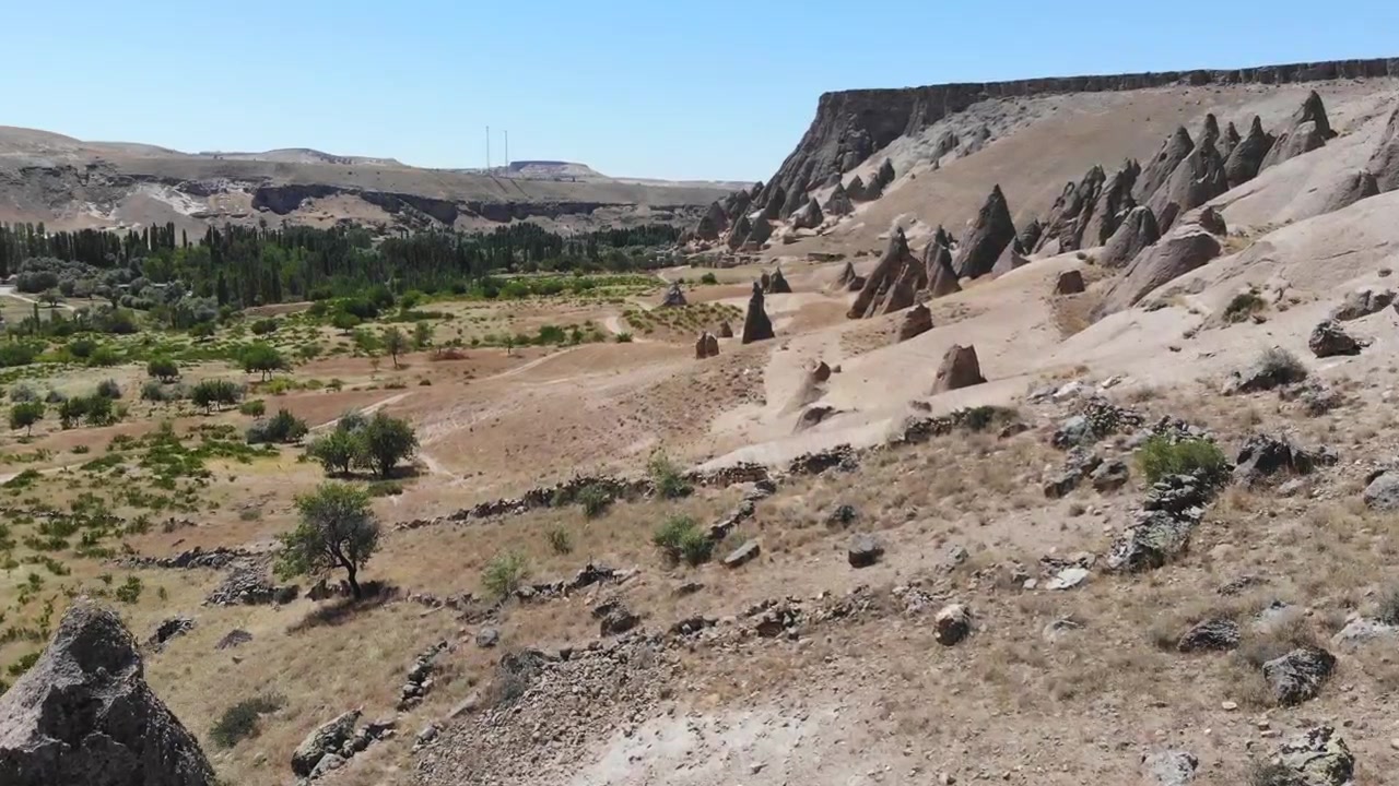 Vista aerea di formazioni rocciose vulcaniche in Cappadocia, Turchia
