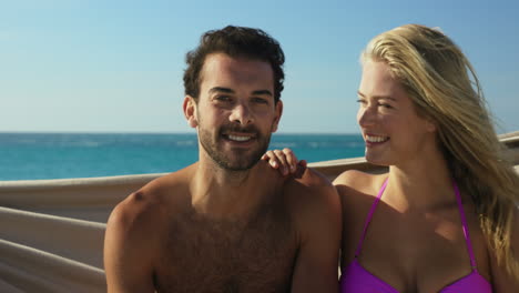 Couple-talking-in-hammock