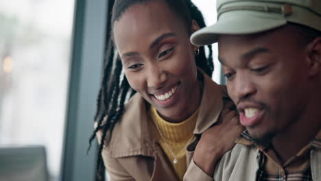 Kiss,-laptop-or-happy-black-couple-in-restaurant