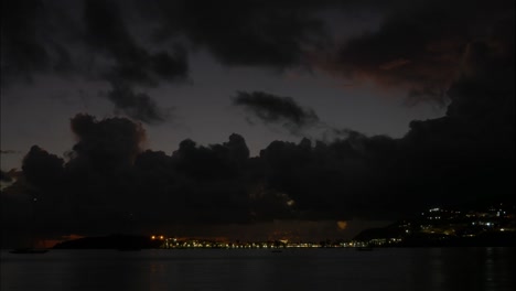 Un-Lapso-De-Tiempo-épico-De-Un-Crucero-Que-Sale-Del-Puerto-De-Cruceros-De-Philipsburg-En-San-Martín